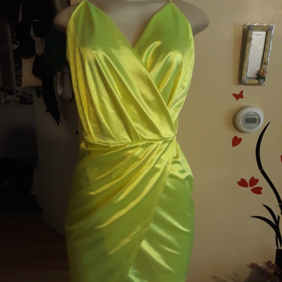 Lime Green Mini dress - Picture 7 of 7